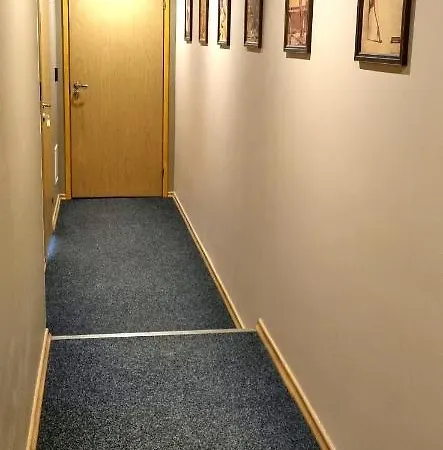 Hostel Cinema Jarvakandi